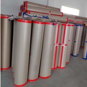 에머리 천의 롤